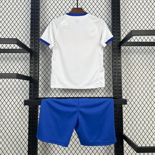 BARNEDRESS England 2025