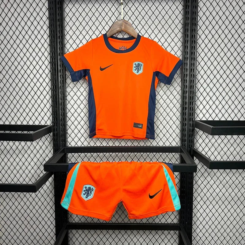 Kindertenue Nederland 2024/2025