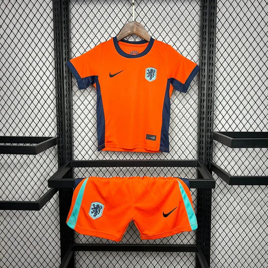 Kindertenue Nederland 2024/2025