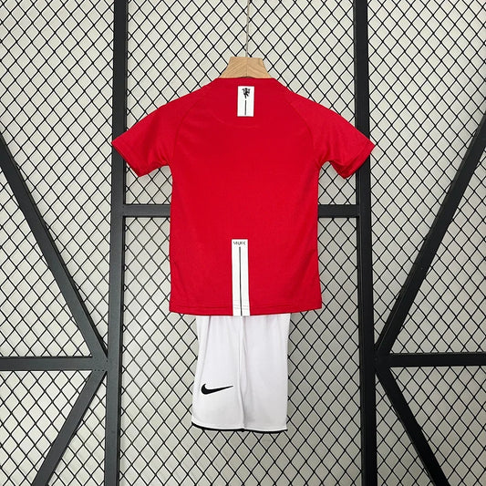 BARNEDRESS RETRO MANCHESTER UNITED 2008
