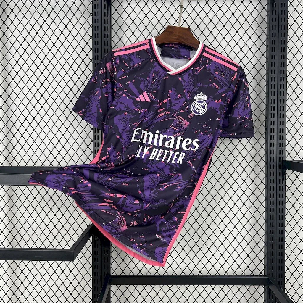 Voetbalshirt Real Madrid voetbal concept roze 2024 2025